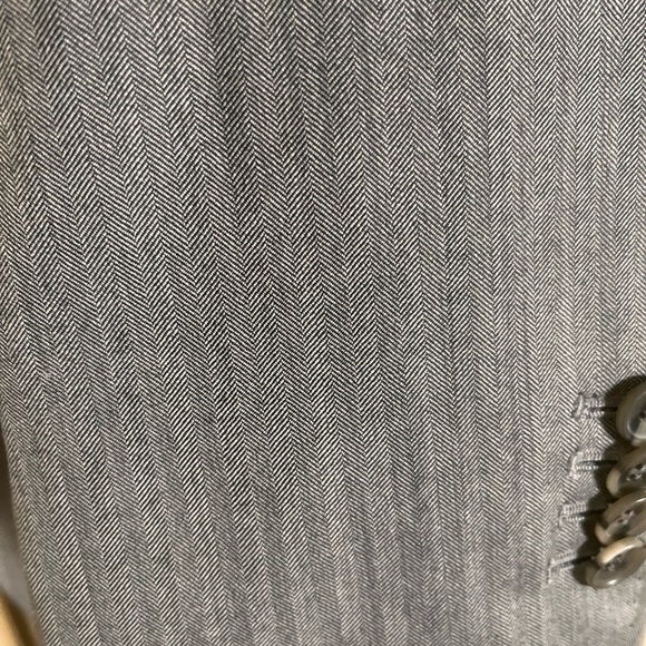 Brand new 10/10 beautiful super 110’s wool suit by Suit Supply - Picture 5 of 5